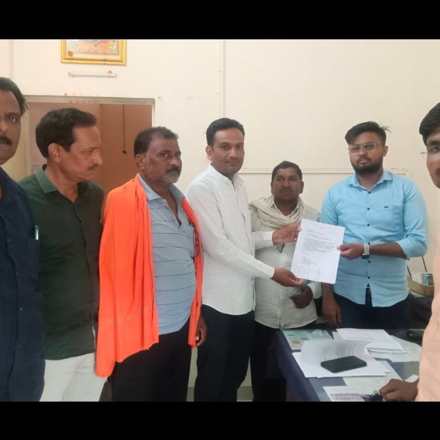 थिलोरी गावात वीज पुरवठा खंडित:दर्यापूर महावितरण कार्यालयावर ग्रामस्थांचे आंदोलन, निवेदन दाखल