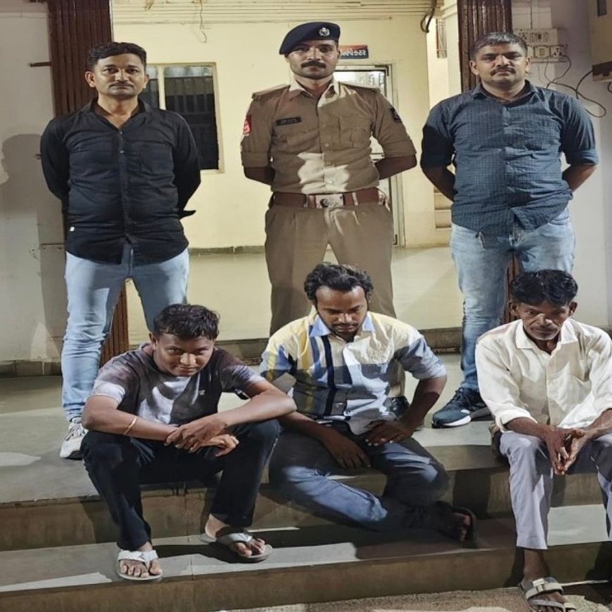 ભરૂચમાં સટ્ટાબાજી ઝડપાઈ:ઇકરા સ્કૂલ પાસેથી ત્રણ શખ્સો પકડાયા, ₹17 હજારનો મુદ્દામાલ કબજે, બે ફરાર