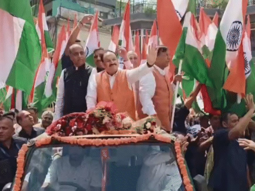 જેપી નડ્ડાએ હિમાચલમાં તિરંગા યાત્રામાં ભાગ લીધો:સોલનમાં ખુલ્લી જીપમાં સવારી કરતા લોકોનું અભિવાદન કર્યું; કોર ગ્રુપની બેઠક કરશે