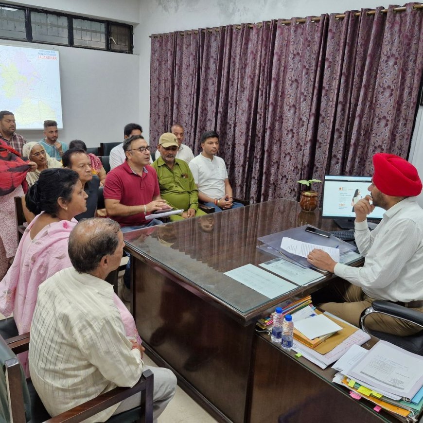 स्कूल और धार्मिक स्थल के पास ठेके का विरोध, इलाकावासियों ने सीएमएफओ को सौंपा ज्ञापन