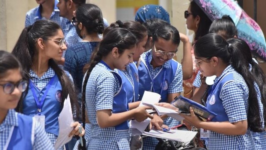 পর্যাপ্ত শিক্ষক নেই স্কুলে, বন্ধ একাদশে ভর্তি! হতাশ পড়ুয়া-অভিভাবকরা