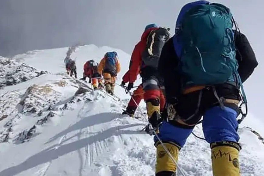मुफ्त नहीं है माउंट एवरेस्ट की चढ़ाई! देने पड़ते हैं इतने पैसे