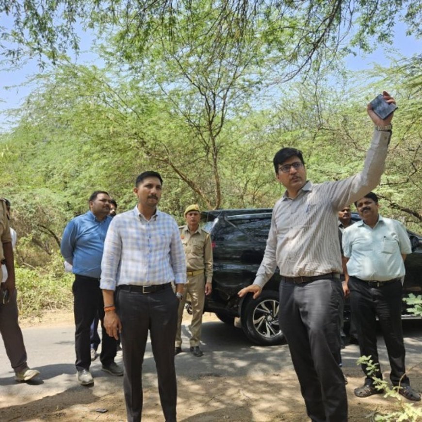 कुकरैल नदी के पुनर्जीवन में देरी पर डीएम लखनऊ सख्त:बोले- बरसात से पहले मिट्टी भराई, फेंसिंग और डिसिल्टिंग हर हाल में हो पूरी