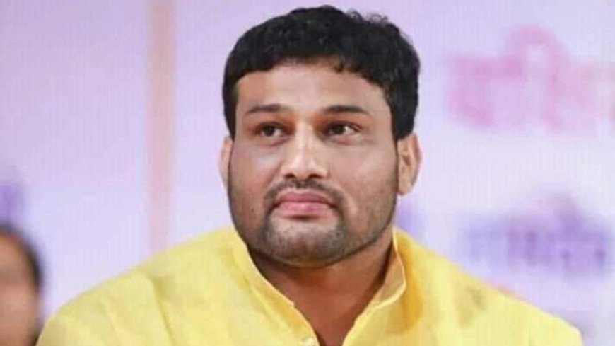 2 Sena (UBT) leaders out of party in one day