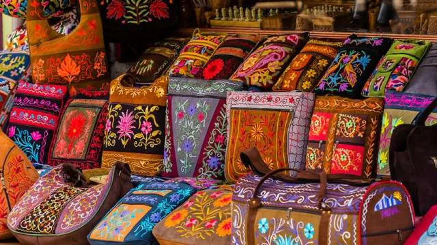 Showrooms selling Turkish, Iranian machine-made carpets face blacklisting in Kashmir