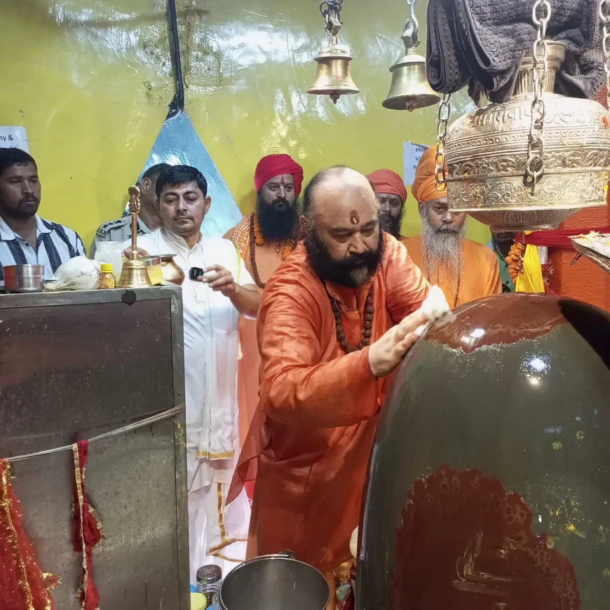 Amarnath Yatra 2025: Chhari Mubarak taken to Shankaracharya Temple for rituals