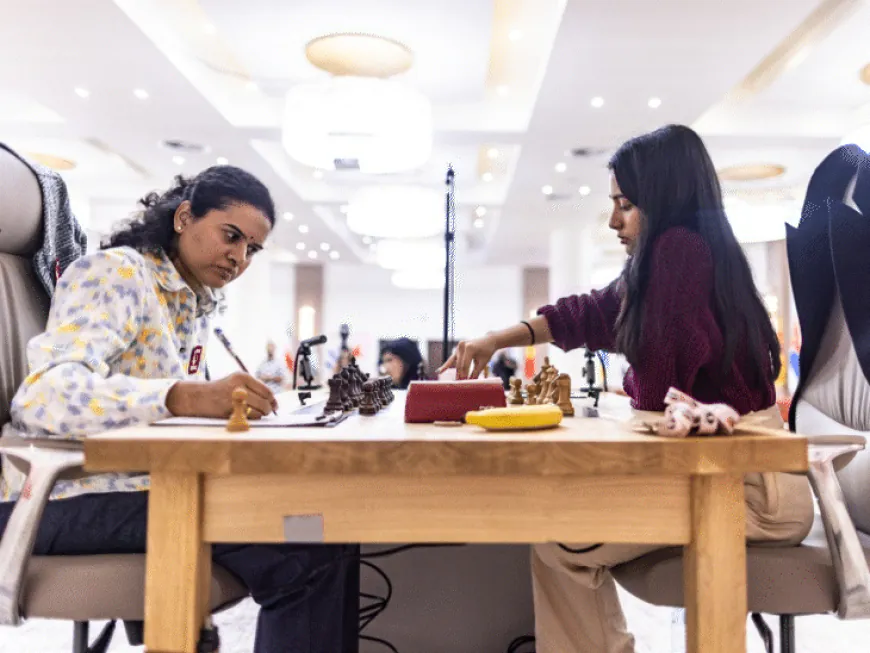 FIDE महिला विश्वचषक:हम्पी-दिव्याचा पहिला सामना बरोबरीत; पहिल्यांदाच दोन भारतीय खेळाडूंत अंतिम सामना