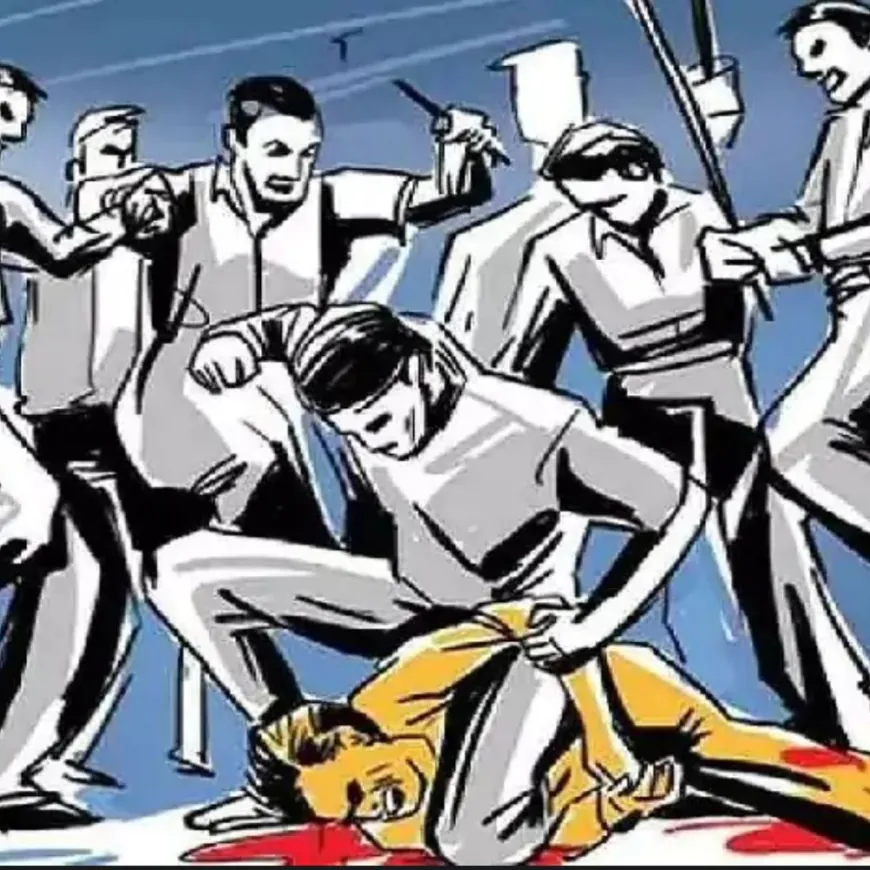 आशियाना में पड़ोसियों के बीच हुआ झगड़ा:स्कूटी हटाने को लेकर विवाद, परिवार पर लाठी-डंडों से हमला, दो युवक घायल