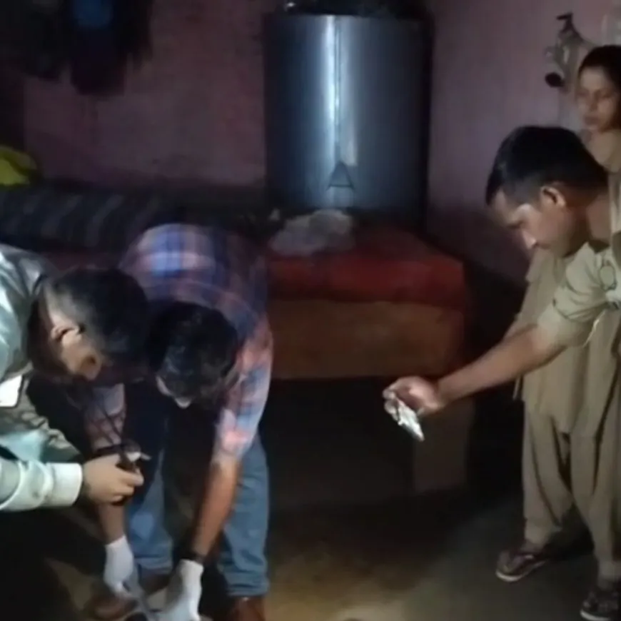 संभल में विवाहिता फंदे से लटकी मिली:परिजनों ने ससुराल में किया हंगामा, 14 महीने पहले हुई थी शादी