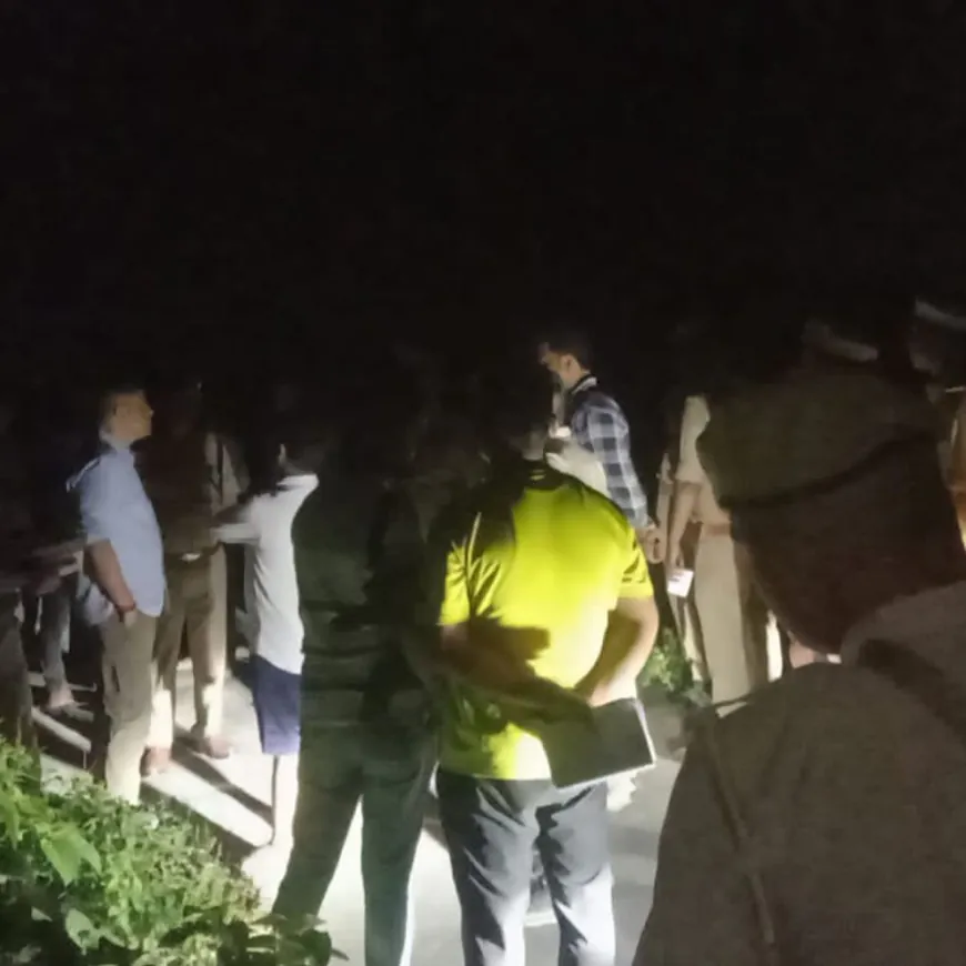 केंद्र संचालक से रुपयों से भरा बैग छीना:3 नकाबपोश बदमाशों ने की वारदात, घर से 100 मीटर पहले लूटा