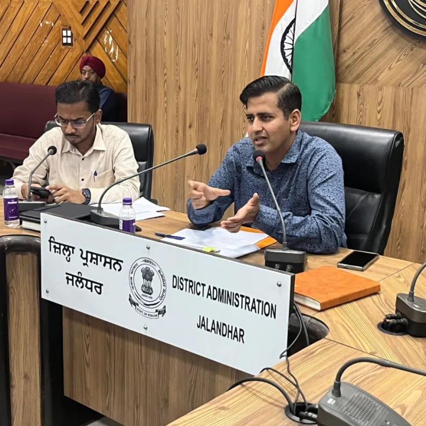 निवेशकों के लिए हेल्पलाइन नंबर व एक्शन लाइन व्हाट्सएप नं. जारी