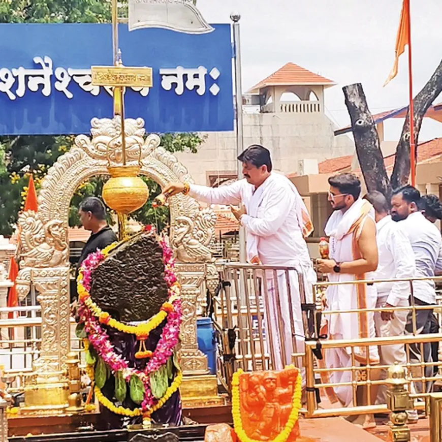 शनिवार, रविवारीची सुट्टीमुळे शनिदर्शनाला भाविकांची गर्दी:मंदिर परिसरात आयोजित शिबिरात भाविकांनी केले रक्तदान