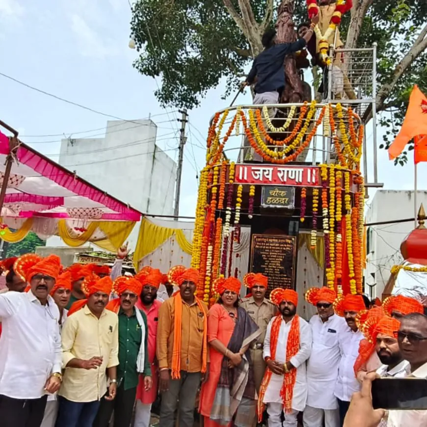 हळदा येथे क्रांतीसूर्य महाराणा प्रताप यांच्या अश्वारूढ पुतळ्याचे लोकार्पण:कार्यक्रमाची सुरुवात गावातून काढण्यात आलेल्या भव्य मिरवणुकीने