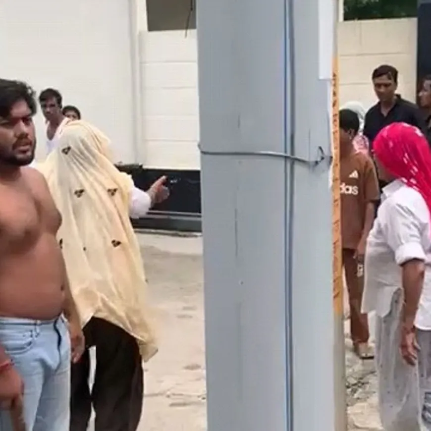 नोएडा में सड़क पर गेट खोलने को लेकर बवाल:लाठी-डंडे और पत्थर चले, 19 गिरफ्तार