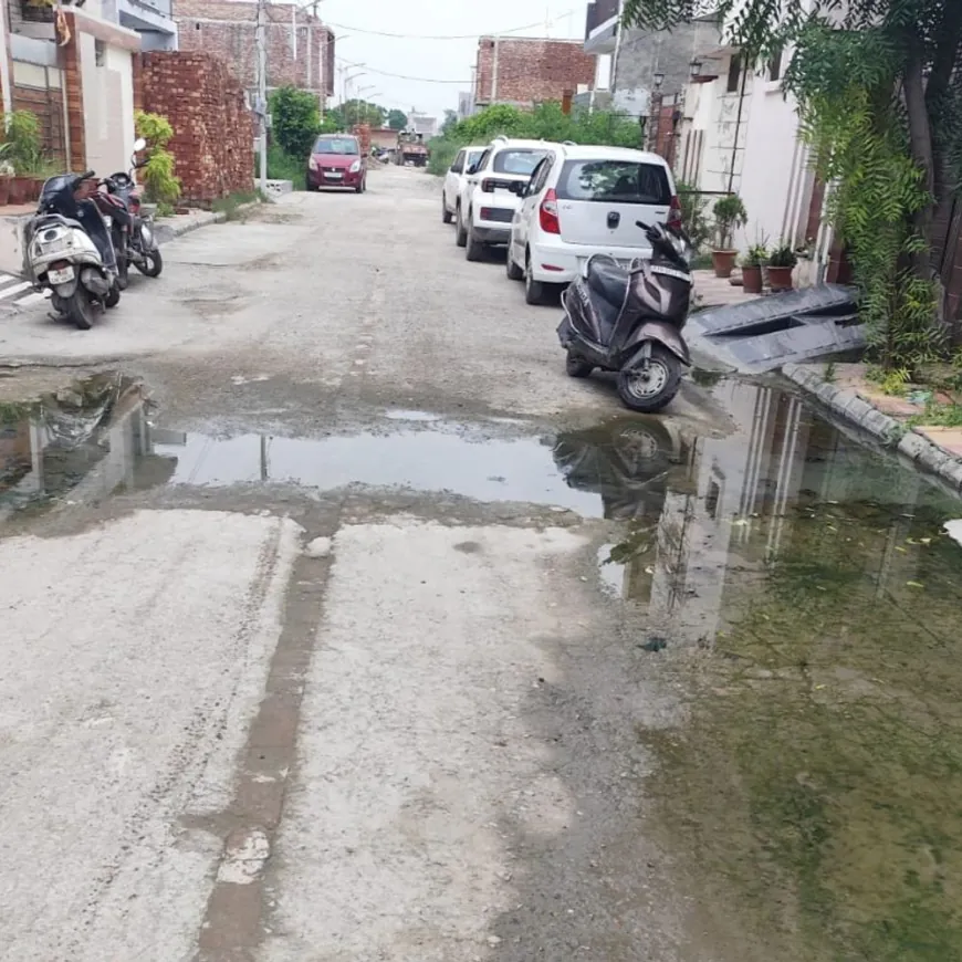 ड्रीम सिटी में एक माह से सीवरेज जाम