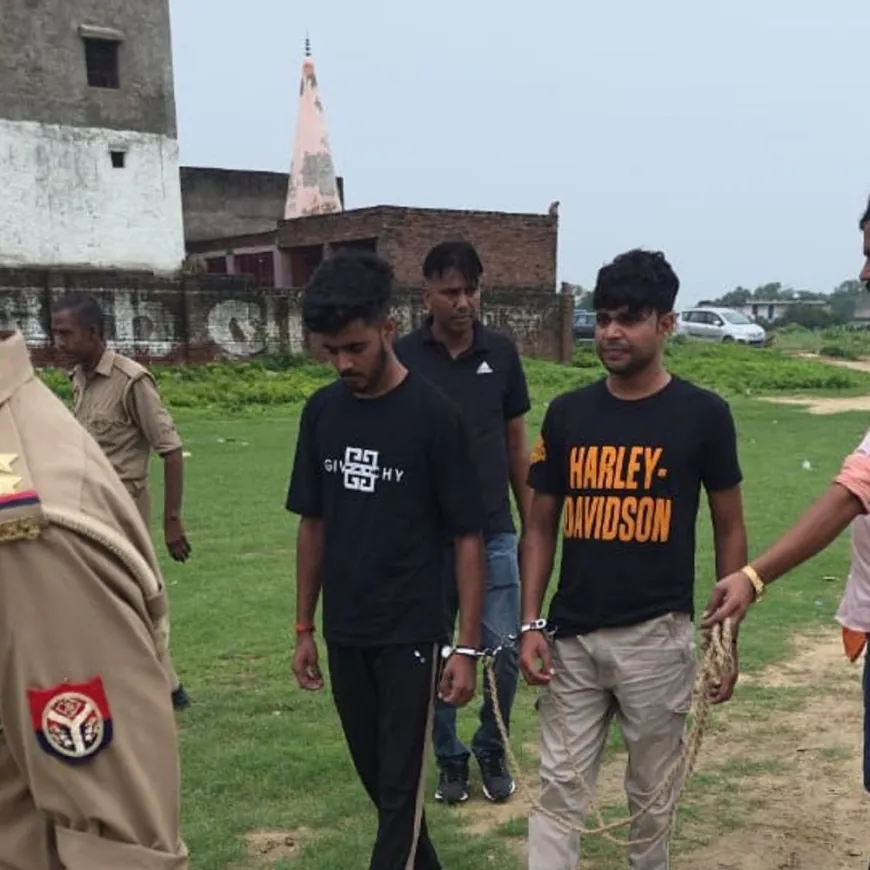 एटा में अवैध तमंचे के साथ दो आरोपी गिरफ्तार:एमजीएम कॉलेज के सामने फायरिंग करने वाले राका-साका गैंग के सदस्य
