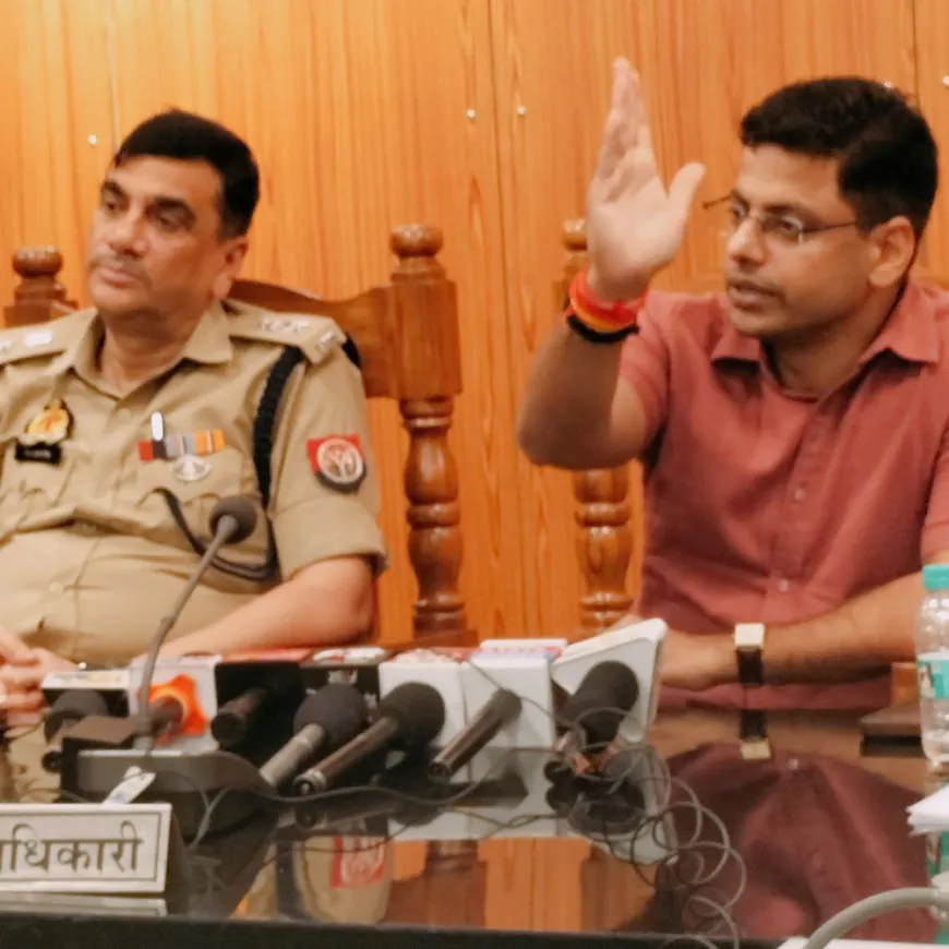 कांवड़ियों के लिए विशेष एप:टू-वे सिस्टम के जरिए यात्रा के दौरान कभी भी और कहीं से भी पुलिस से संपर्क में रह सकते हैं