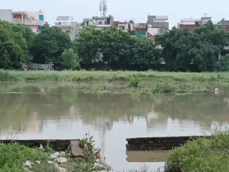 कानपुर में पांडु नदी उफनाई:5 गांवों के लोग पलायन को मजबूर, 500 से ज्यादा घर प्रभावित
