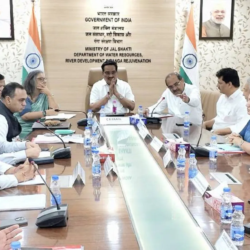 महाराष्ट्र-कर्नाटक पाणी वादात अखेर केंद्राचा हस्तक्षेप:अलमट्टी धरणाची उंची वाढवण्याचा फेरविचार होणार, CM फडणवीसांनी दिले होते पत्र