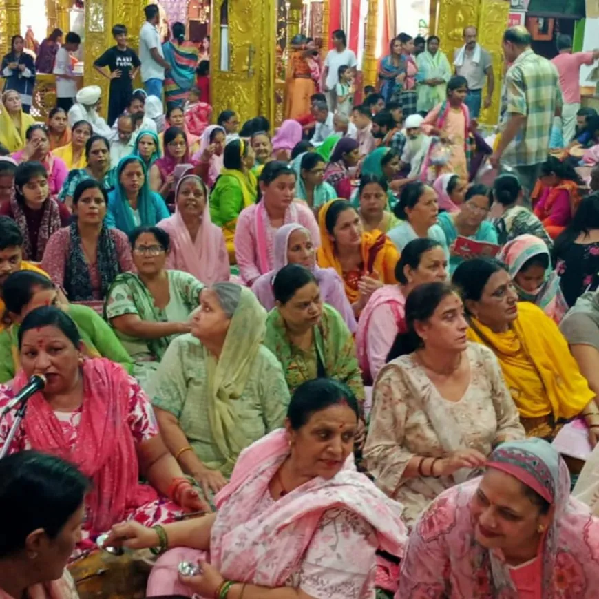 माता लाल देवी मंदिर में श्री दुर्गा स्तुति पाठ