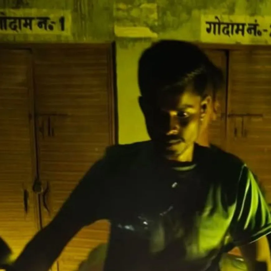 किसानों को दिन में नहीं मिलता यूरिया:सिद्धार्थनगर की सरकारी समिति पर रात में हो रही कालाबाजारी, मिलीभगत का आरोप