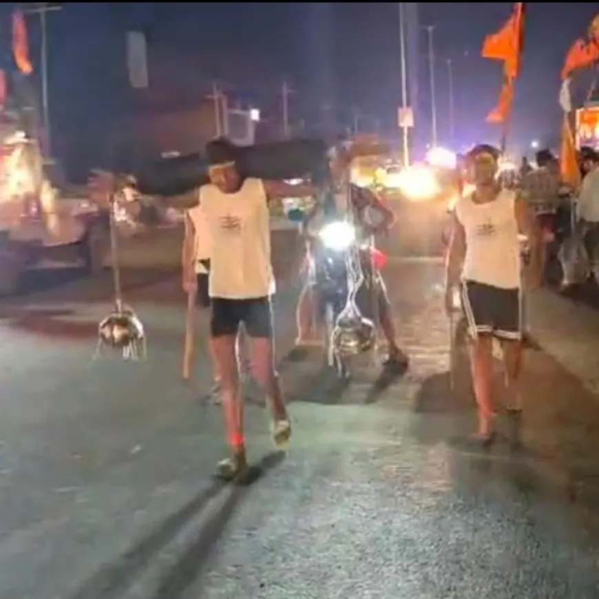 फर्रुखाबाद में शिवरात्रि पर कांवड़ यात्रा:पांचाल घाट पर देर रात तक पहुंचे श्रद्धालु, सुबह 5 बजे तक चला जल भरने का सिलसिला