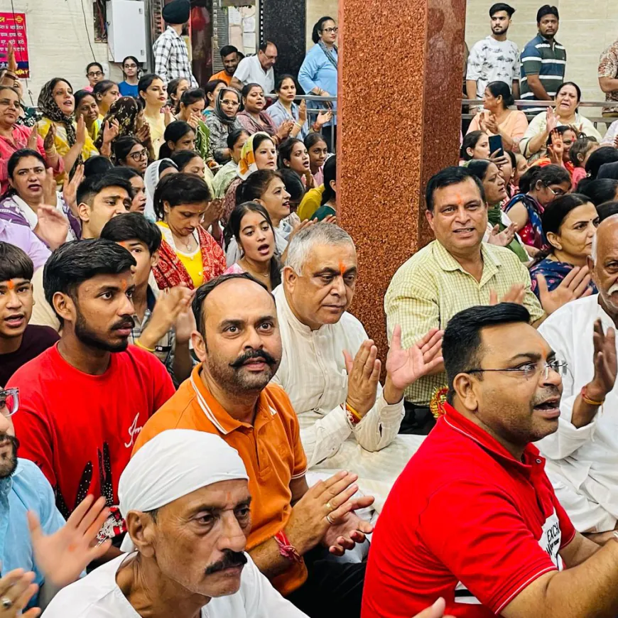 भक्तों ने श्रद्धापूर्वक किया श्री बालाजी महाराज के भजनों का गुणगान