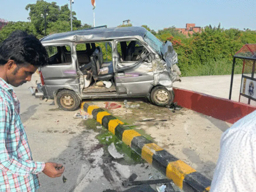 हरियाणा में स्कूल वैन-क्रेटा कार की टक्कर:20 मीटर तक घिसटी, फिर बीच रोड पर पलटी; ड्राइवर समेत 6 बच्चे घायल, एक बच्ची गंभीर