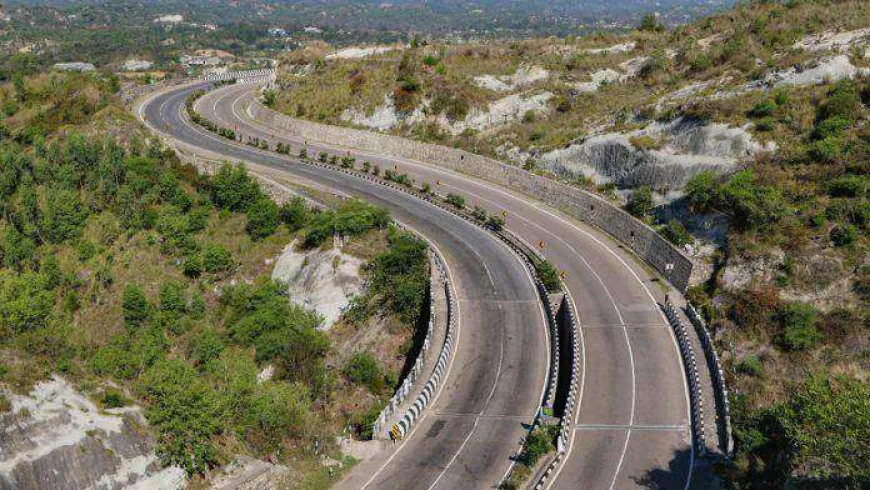 Traffic on Srinagar-Jammu highway restored through temporary diversion: Nitin Gadkari